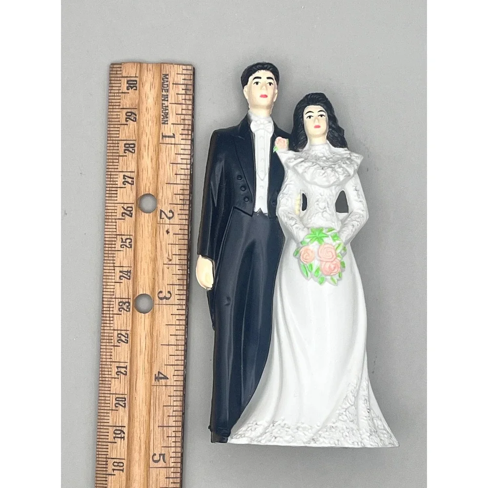 Funny Mooning Wedding Cake Topper Bride Groom Gag Cutouts Quirky Unique 4.5
